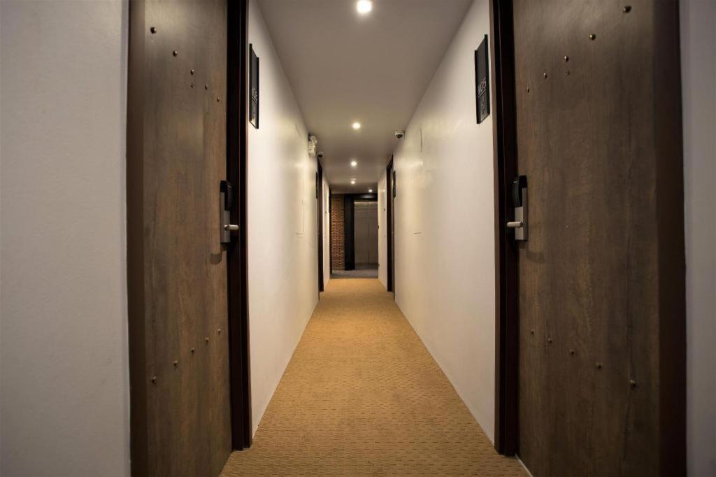 The House Pratunam Bangkok Bagian luar foto