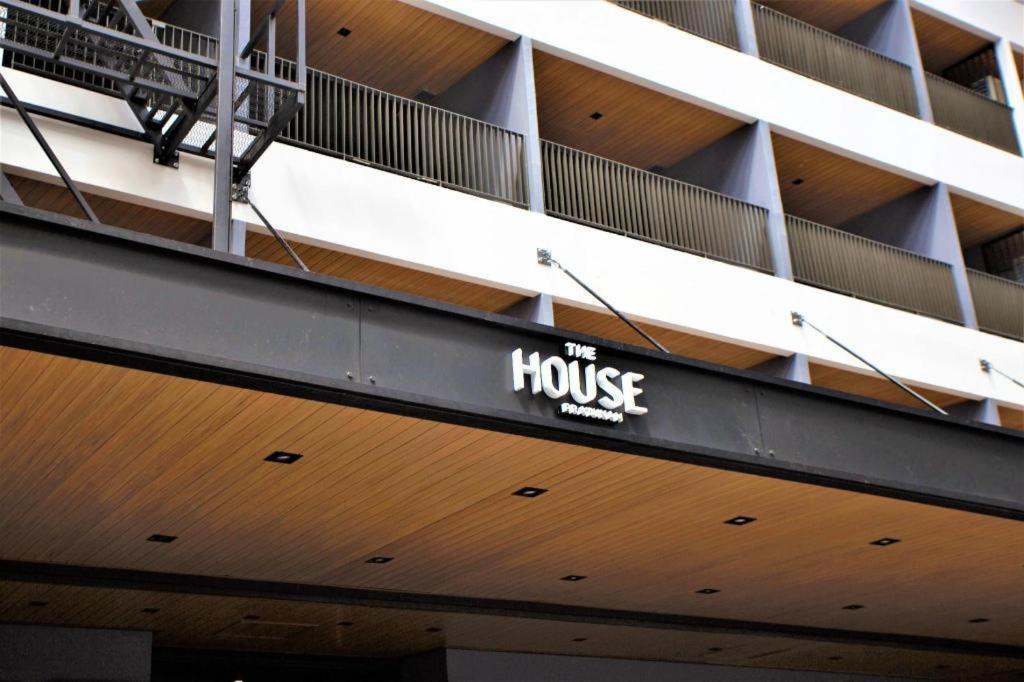 The House Pratunam Bangkok Bagian luar foto